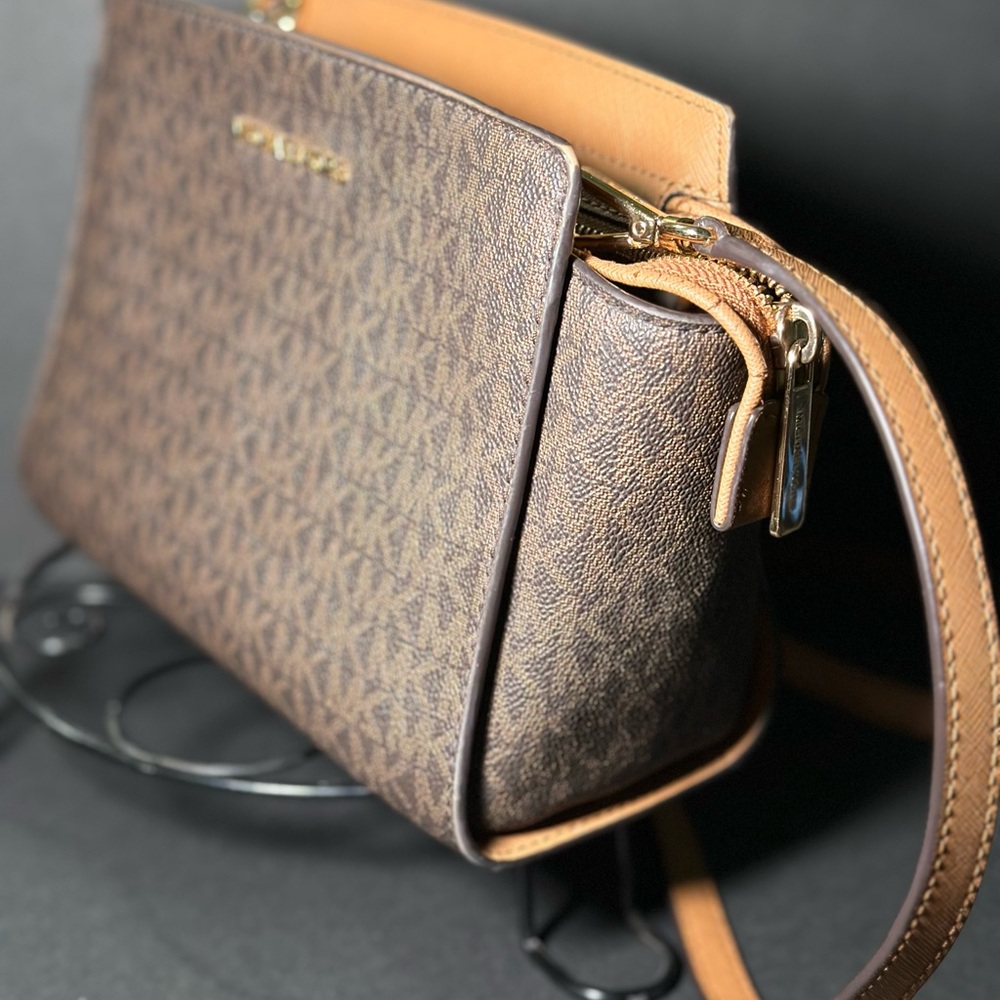 Michael Kors Brown Crossbody Bag - Picture 4 of 9